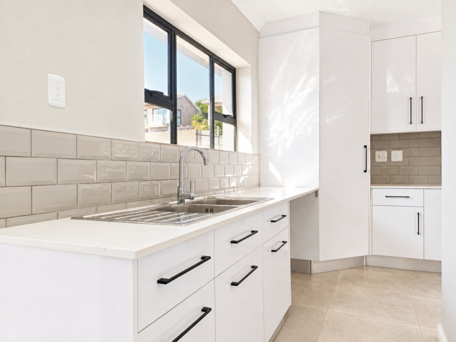 3 Bedroom Property for Sale in Fraaiuitsig Western Cape